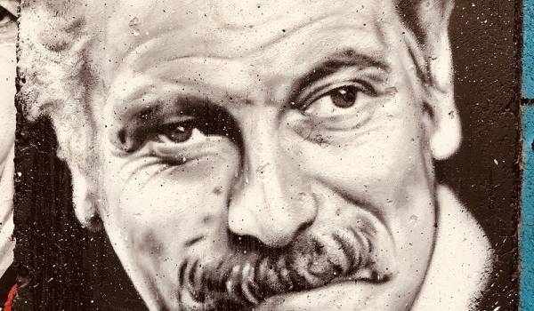 Espace Georges Brassens : Immersion dans l'univers du poète à Sète